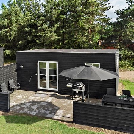 2 Bedroom Gorgeous Apartment In Vaeggerlose Bøtø By Exterior foto